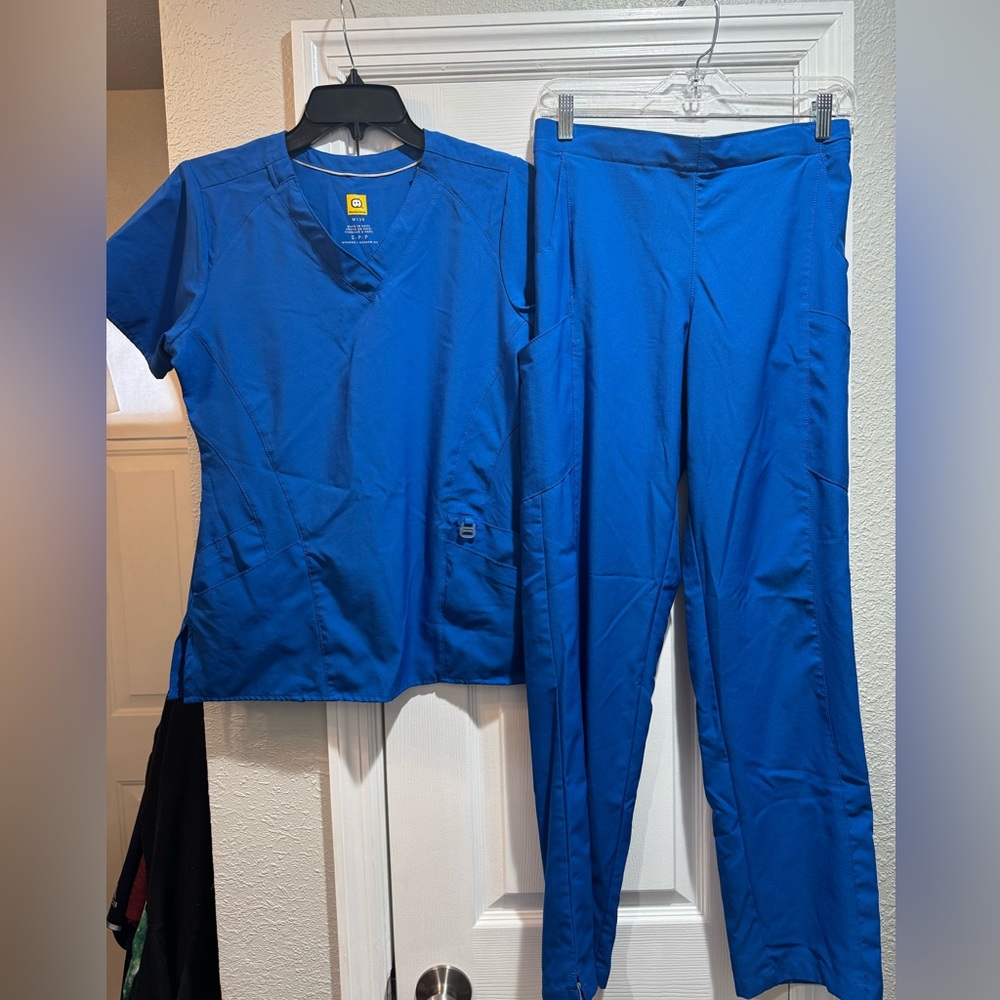 WonderWink Women's Royal Blue Scrub Set
